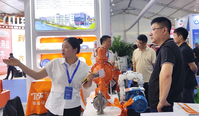 展会现场 | 边锋隔膜泵重磅亮相第九届中国（淄博）化工技术装备展览会